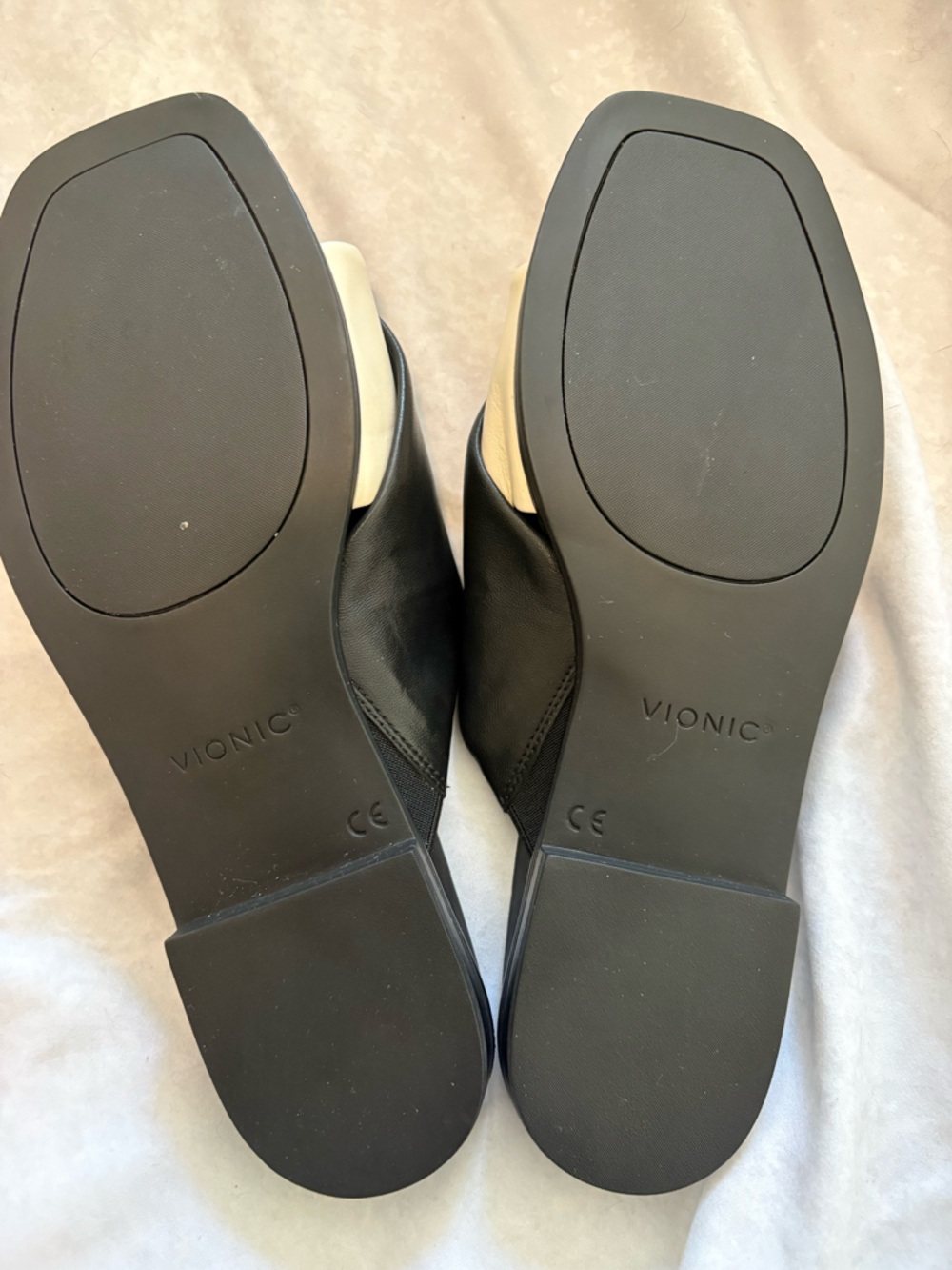 Vionic Miramar Leather Slide Sandals in Black and Cream Size 8 with Arch Support - Picture 10 of 11